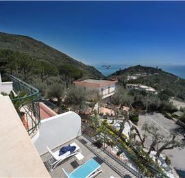 4 bedroom with pool and panoramic sea views near Serrento, sleeps 10
